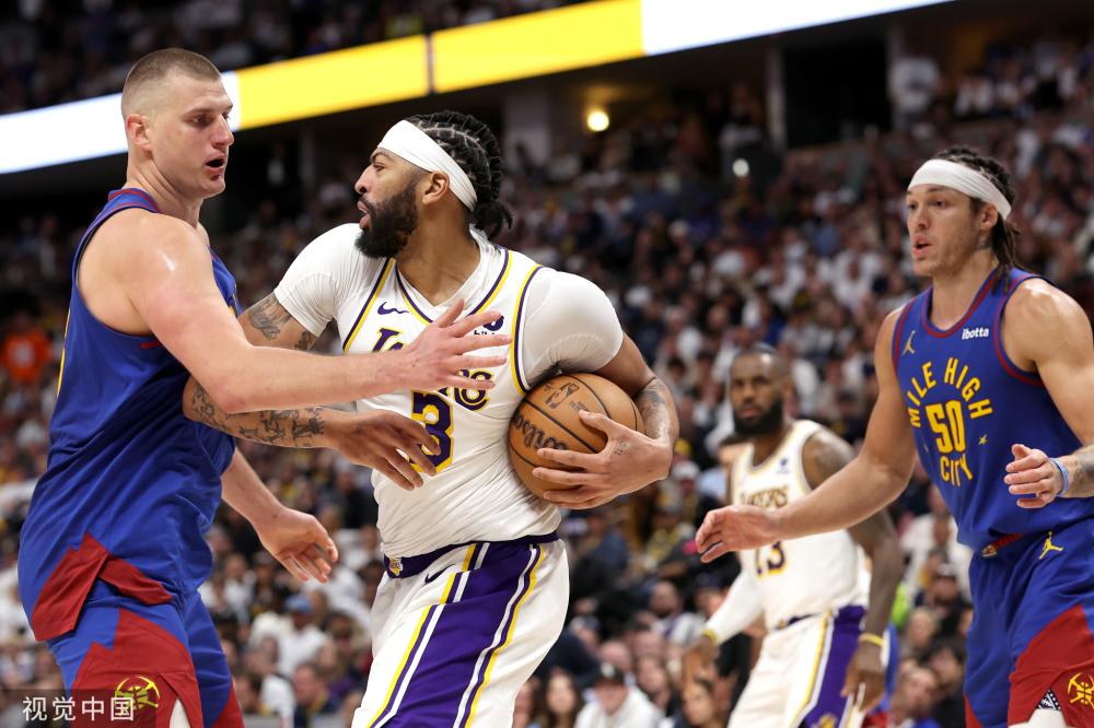 英超第三轮，Big6球队纷纷登场，绿茵场上较量不断，红魔曼联再度成为焦点